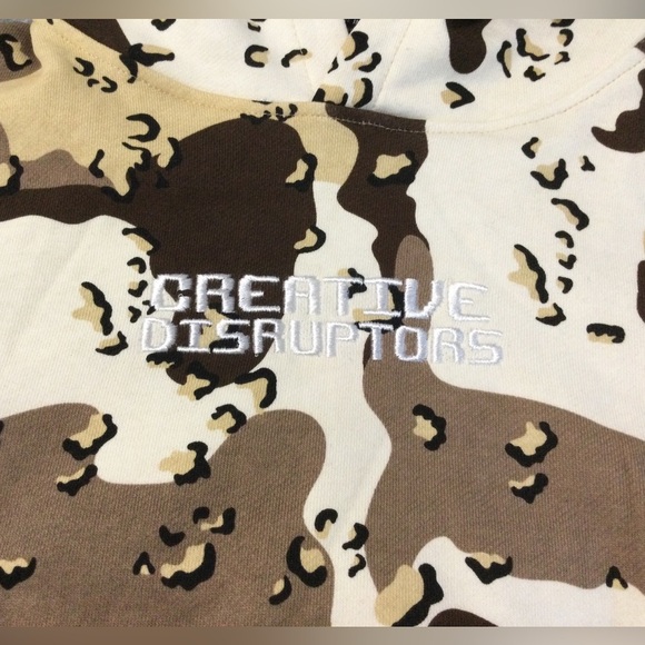 We Are Little Giants Creative Disruptors Choc Chip Camo Boy’s Hoodie Size 9/10 - Picture 3 of 10